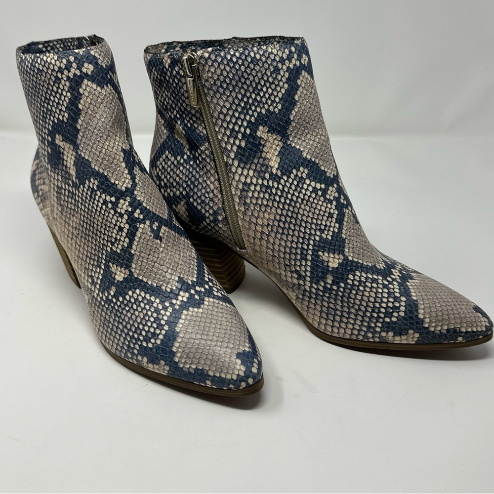 VINCE CAMUTO Womens Beige Snake Print Grasem Block Heel Leather Western Boot 8 M